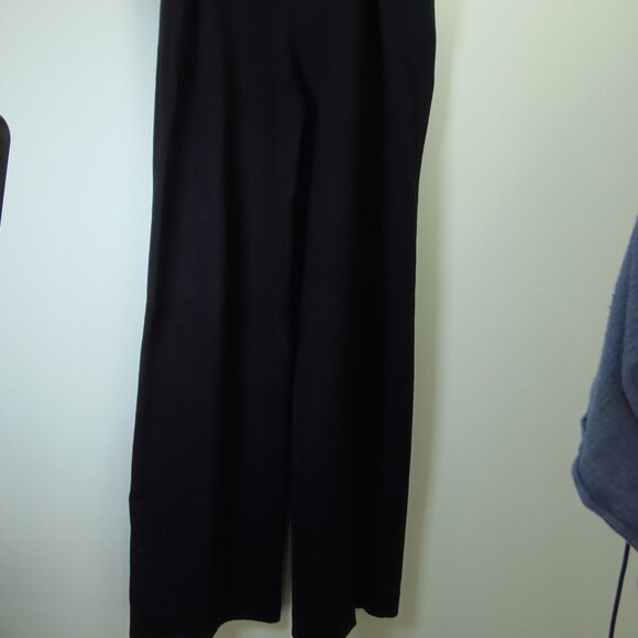 St. John Collection by Marie Gray Classic Black Knit Pull On Pants Size 10 Quiet - Picture 10 of 10